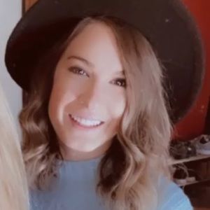 Meet your Posher, Cortney